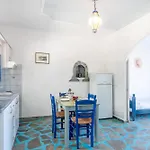 Ξενοδοχείο με διαμερίσματα σειρήνες 2*